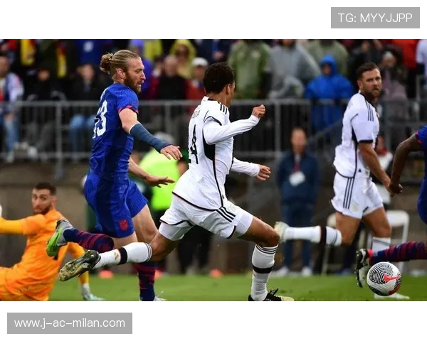 多特菲尔克高速切入禁区推射破门毫不拖泥带水